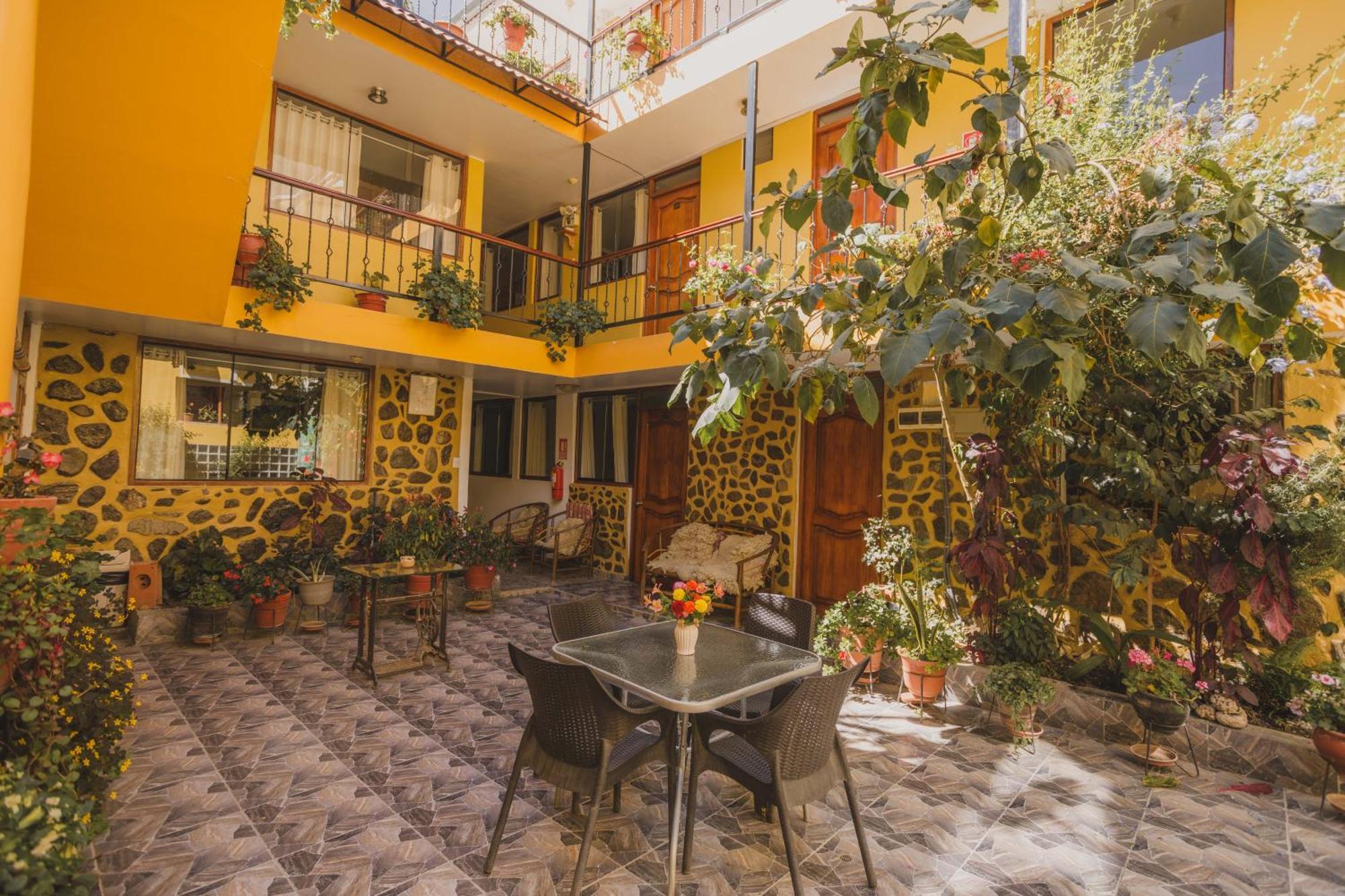 Intitambo Hotel Ollantaytambo Buitenkant foto